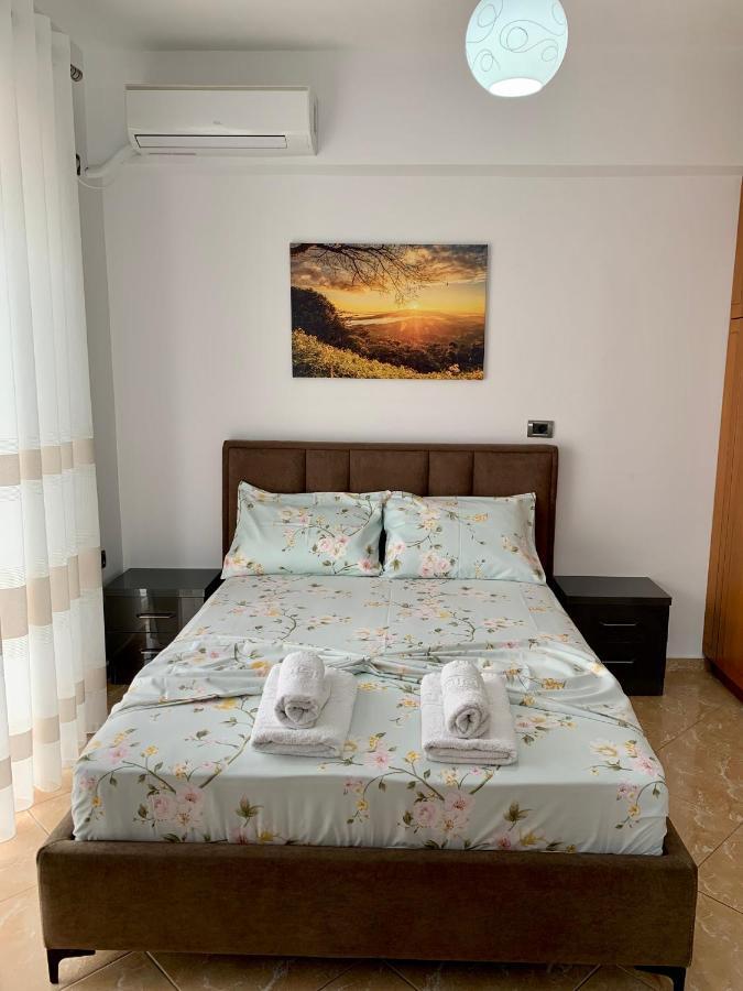 Maxus Apts Sarandë エクステリア 写真