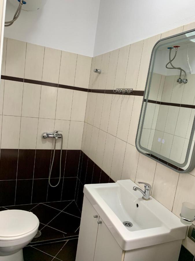 Maxus Apts Sarandë エクステリア 写真