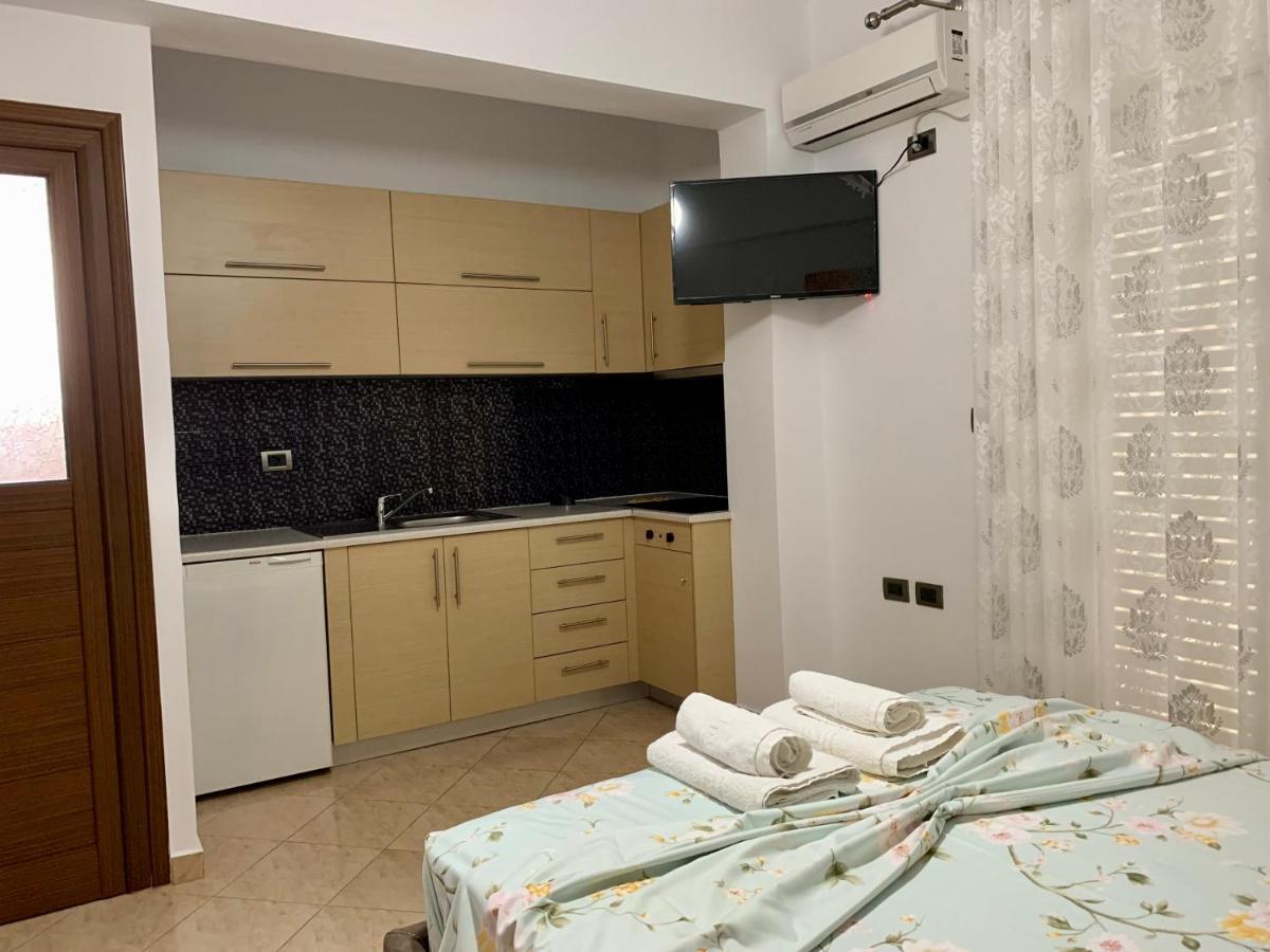 Maxus Apts Sarandë エクステリア 写真