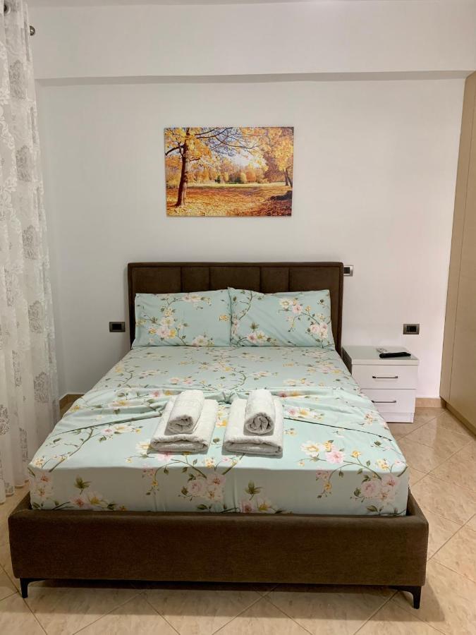 Maxus Apts Sarandë エクステリア 写真
