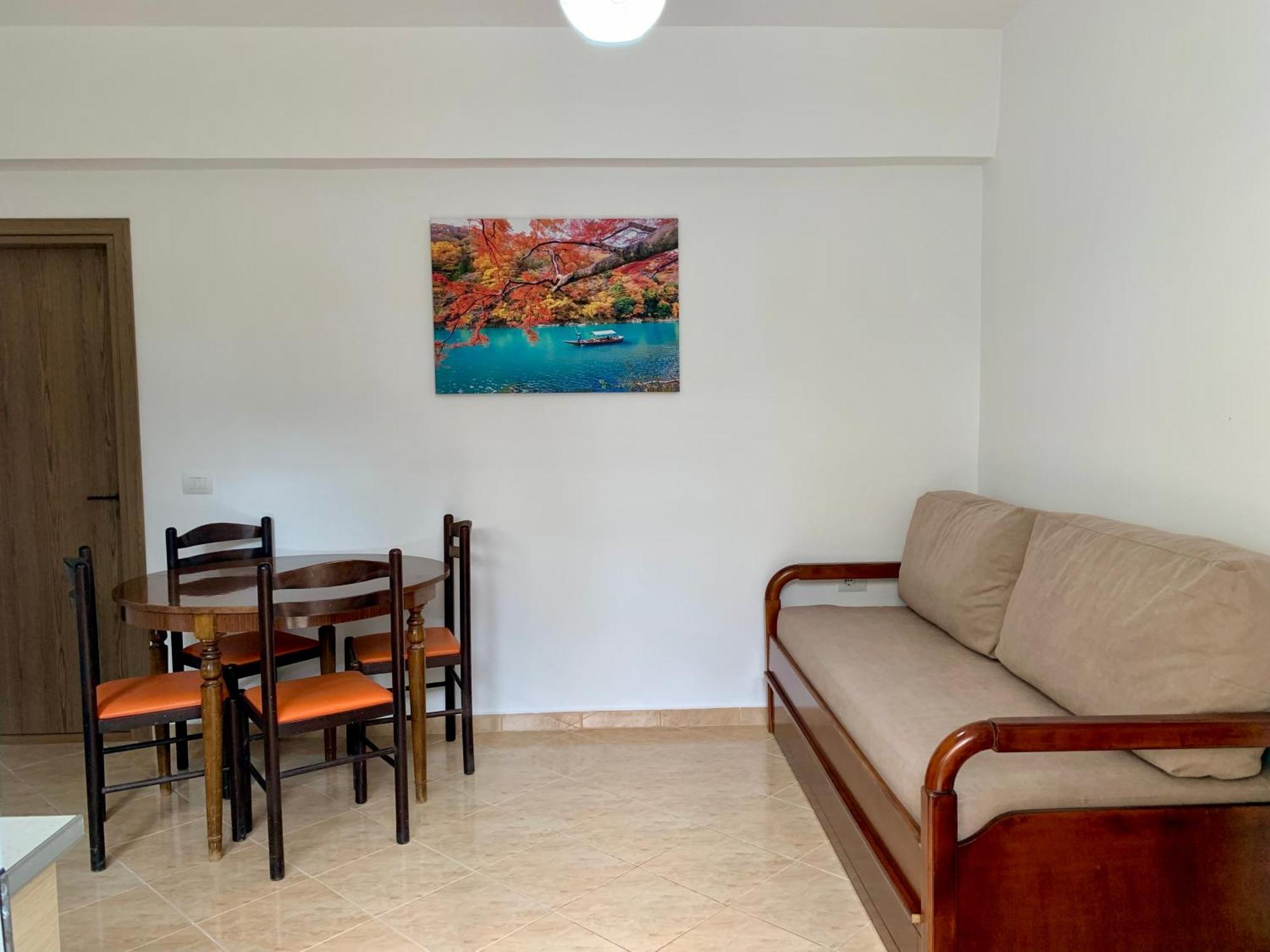 Maxus Apts Sarandë エクステリア 写真