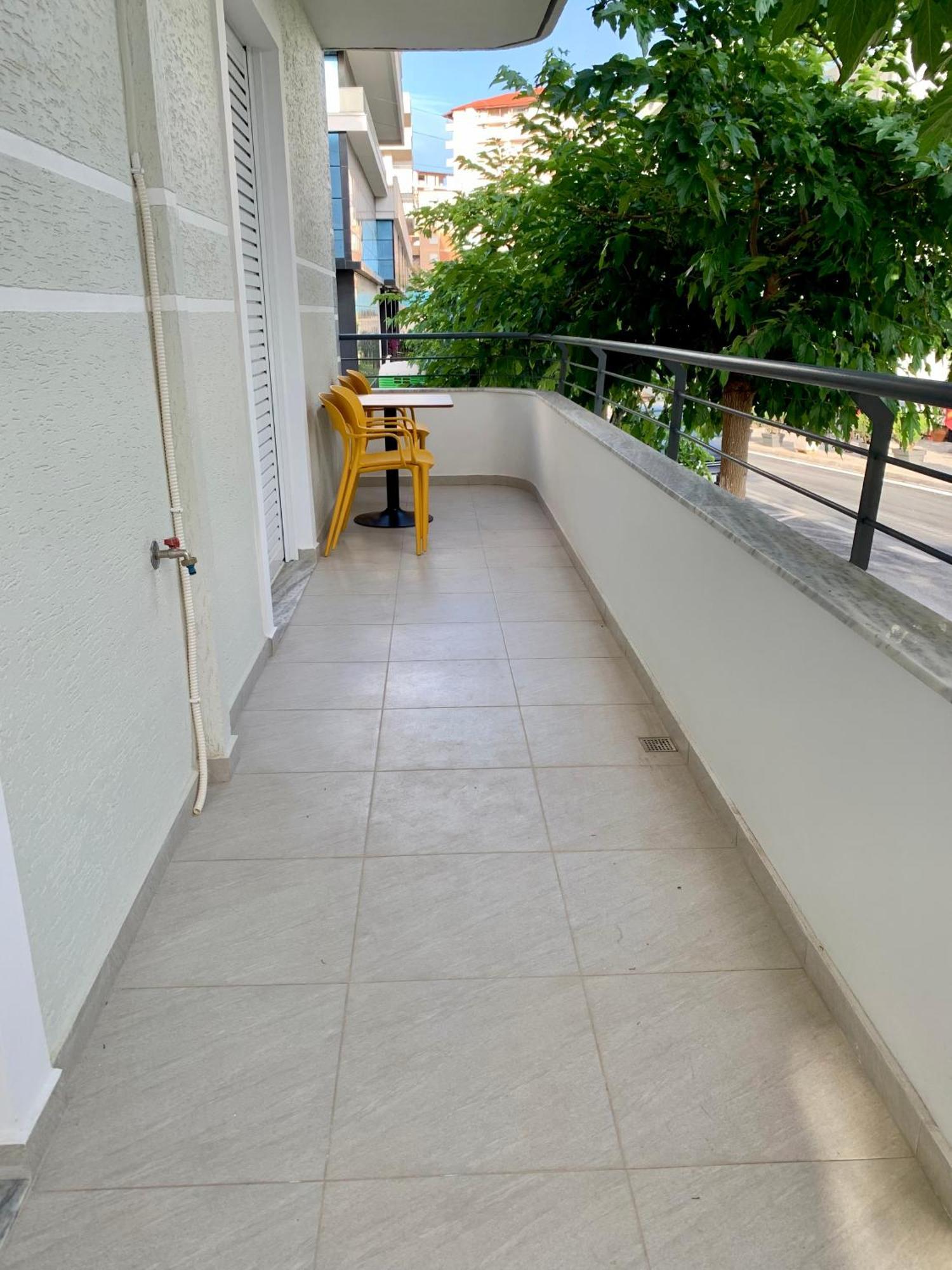 Maxus Apts Sarandë エクステリア 写真
