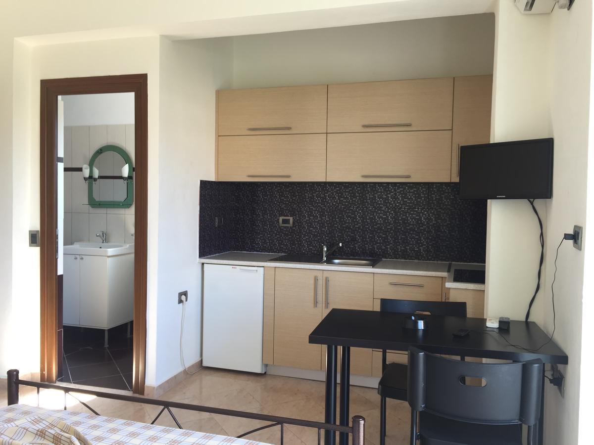 Maxus Apts Sarandë エクステリア 写真